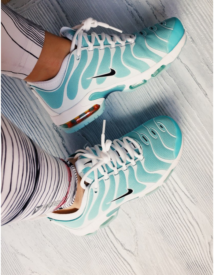 Женские кроссовки Nike Air Max Plus