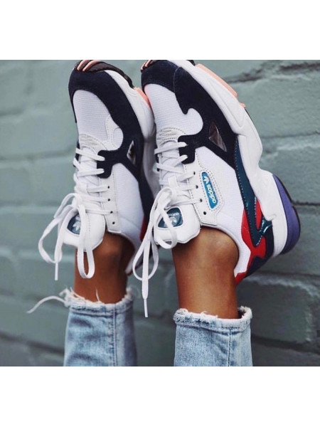 Adidas Falcon W
