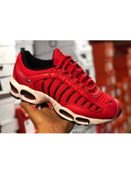 NIKE AIR MAX TAILWIND IV
