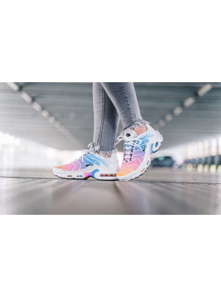 NIKE AIR MAX PLUS