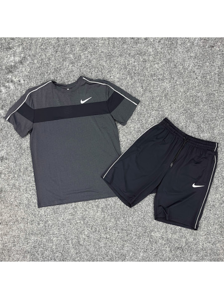 Спортивный костюм Nike