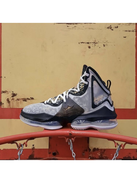 Nike Lebron XIX