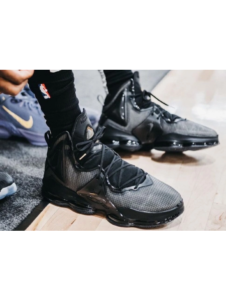 Nike Lebron XIX