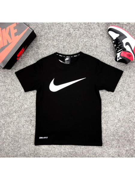 Футболка Nike